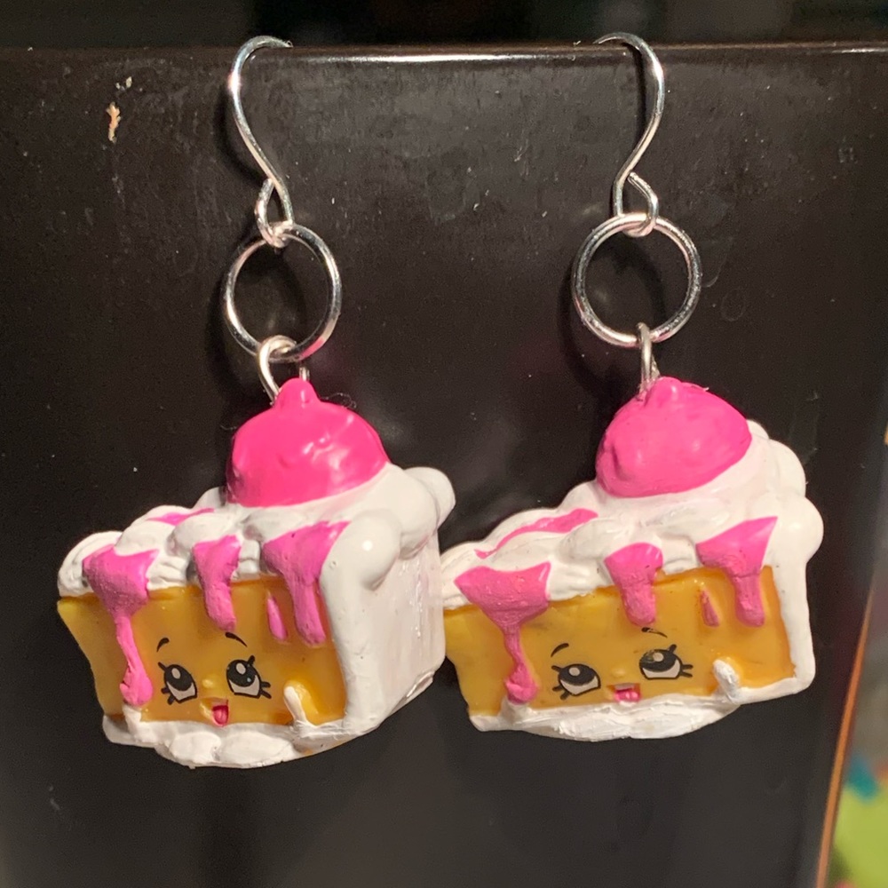 Shopkins Pecanna Pie earrings
